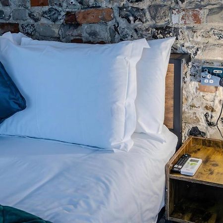 Aparotel Serviced Apartments - Stonehenge, Amesbury Town Centre Ngoại thất bức ảnh