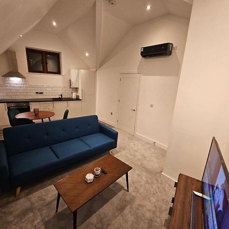 Aparotel Serviced Apartments - Stonehenge, Amesbury Town Centre Phòng bức ảnh