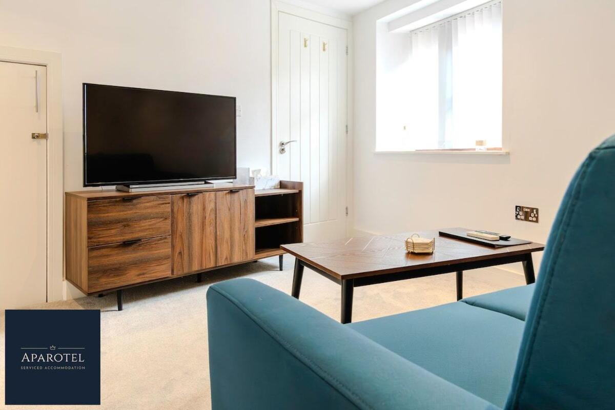 Aparotel Serviced Apartments - Stonehenge, Amesbury Town Centre Phòng bức ảnh