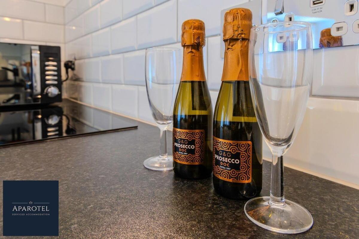 Aparotel Serviced Apartments - Stonehenge, Amesbury Town Centre Phòng bức ảnh