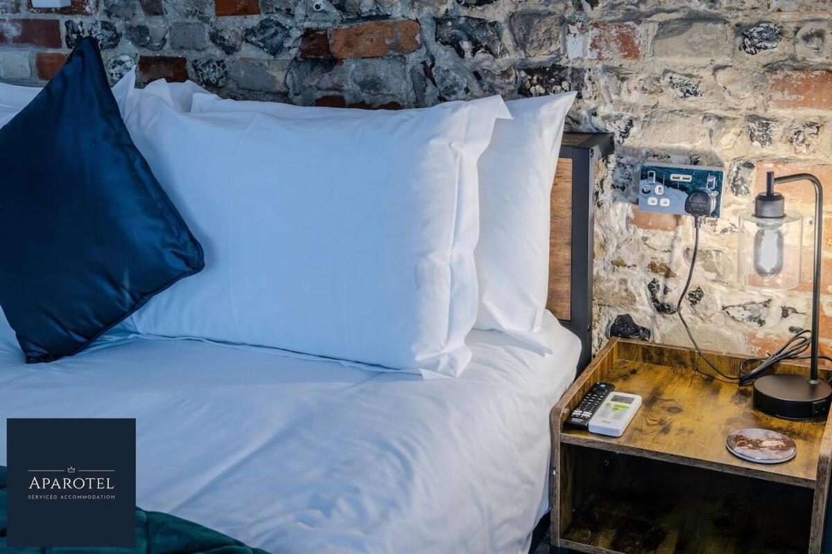 Aparotel Serviced Apartments - Stonehenge, Amesbury Town Centre Ngoại thất bức ảnh