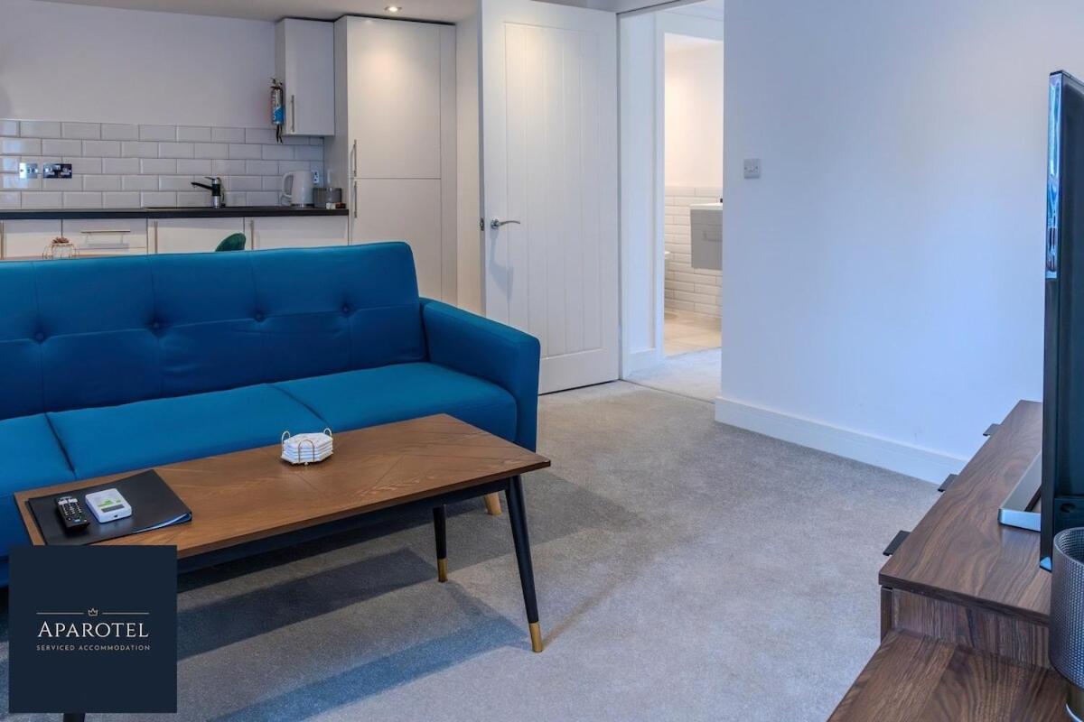Aparotel Serviced Apartments - Stonehenge, Amesbury Town Centre Phòng bức ảnh