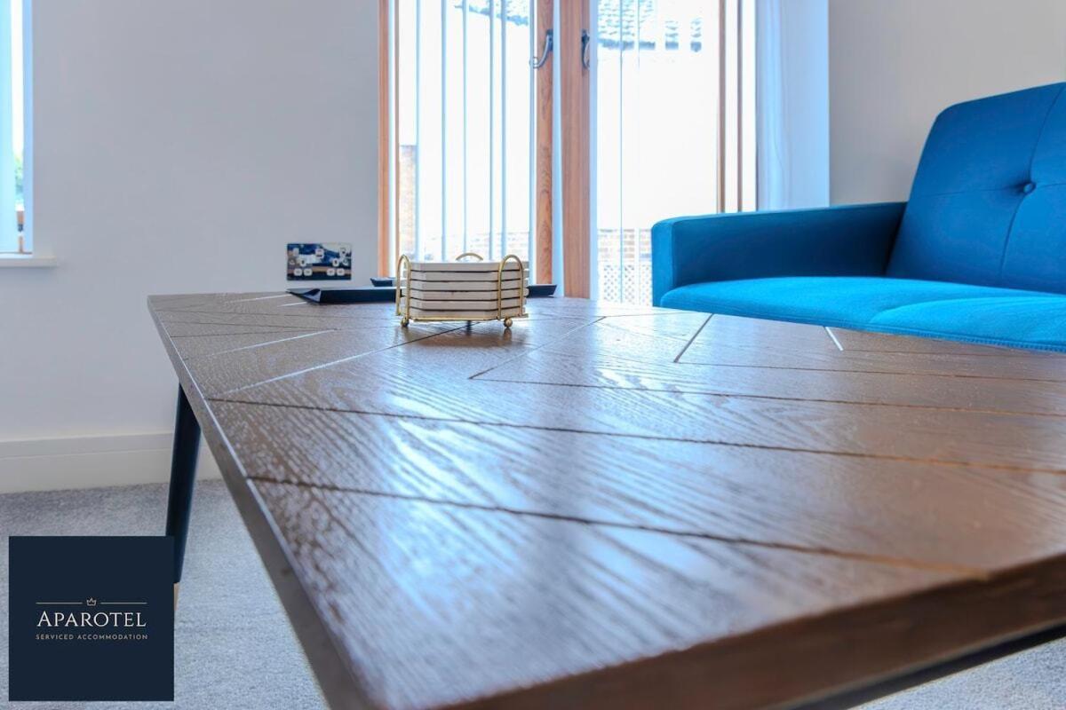 Aparotel Serviced Apartments - Stonehenge, Amesbury Town Centre Phòng bức ảnh