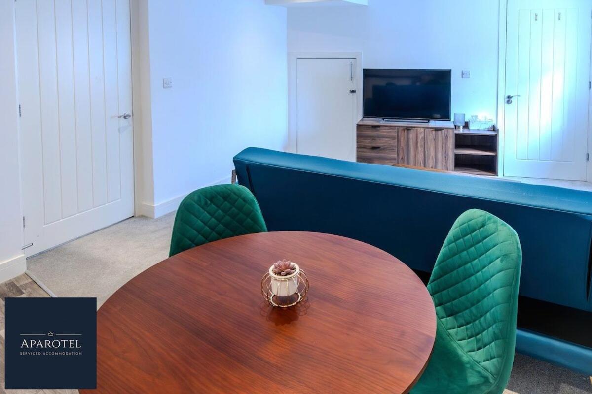 Aparotel Serviced Apartments - Stonehenge, Amesbury Town Centre Phòng bức ảnh
