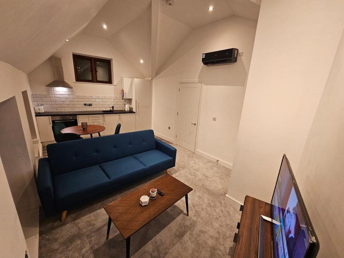 Aparotel Serviced Apartments - Stonehenge, Amesbury Town Centre Phòng bức ảnh