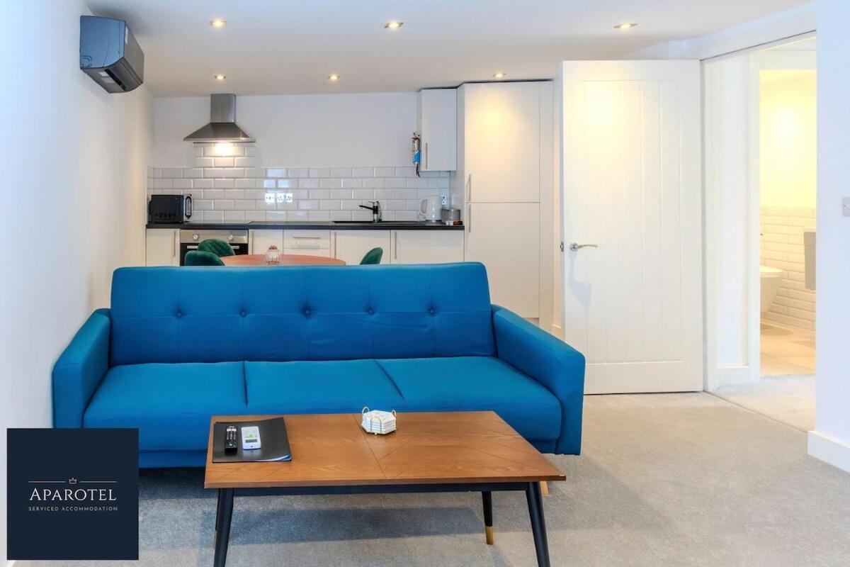 Aparotel Serviced Apartments - Stonehenge, Amesbury Town Centre Phòng bức ảnh