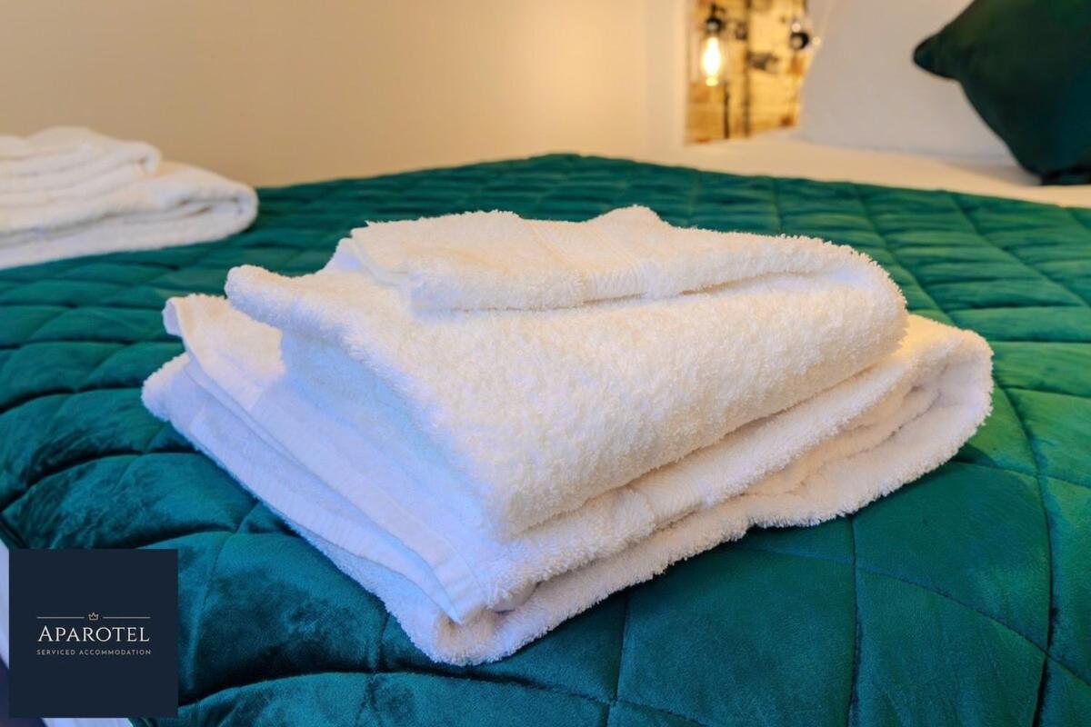 Aparotel Serviced Apartments - Stonehenge, Amesbury Town Centre Phòng bức ảnh