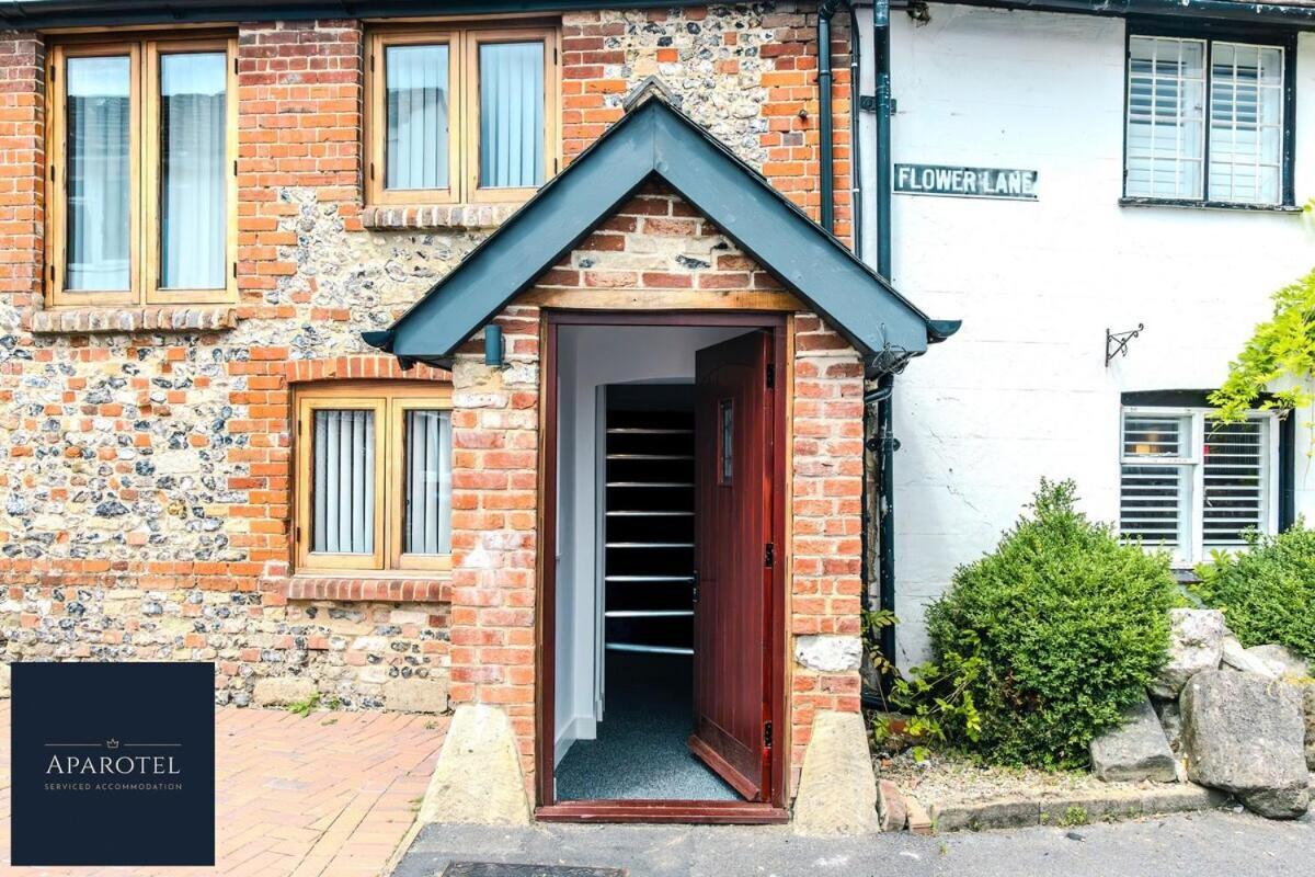 Aparotel Serviced Apartments - Stonehenge, Amesbury Town Centre Phòng bức ảnh