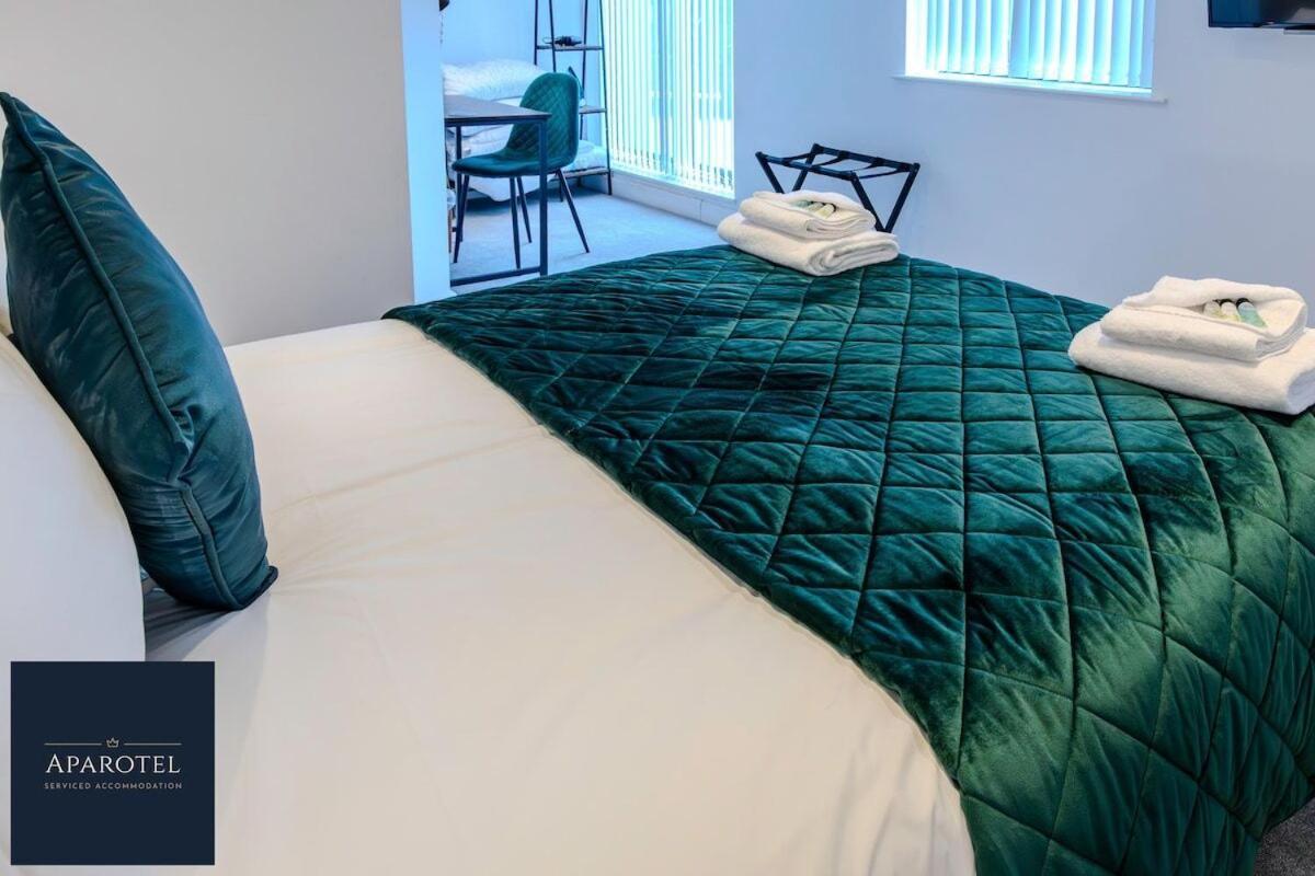 Aparotel Serviced Apartments - Stonehenge, Amesbury Town Centre Phòng bức ảnh